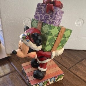 Santa Micky Presents Figure Disney Traditions Jim Shore Here Comes Old St. Nick
